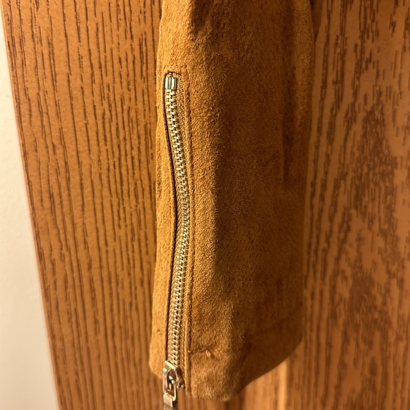 Express Suede Jacket with stitching and gold zippers - Picture 7 of 7